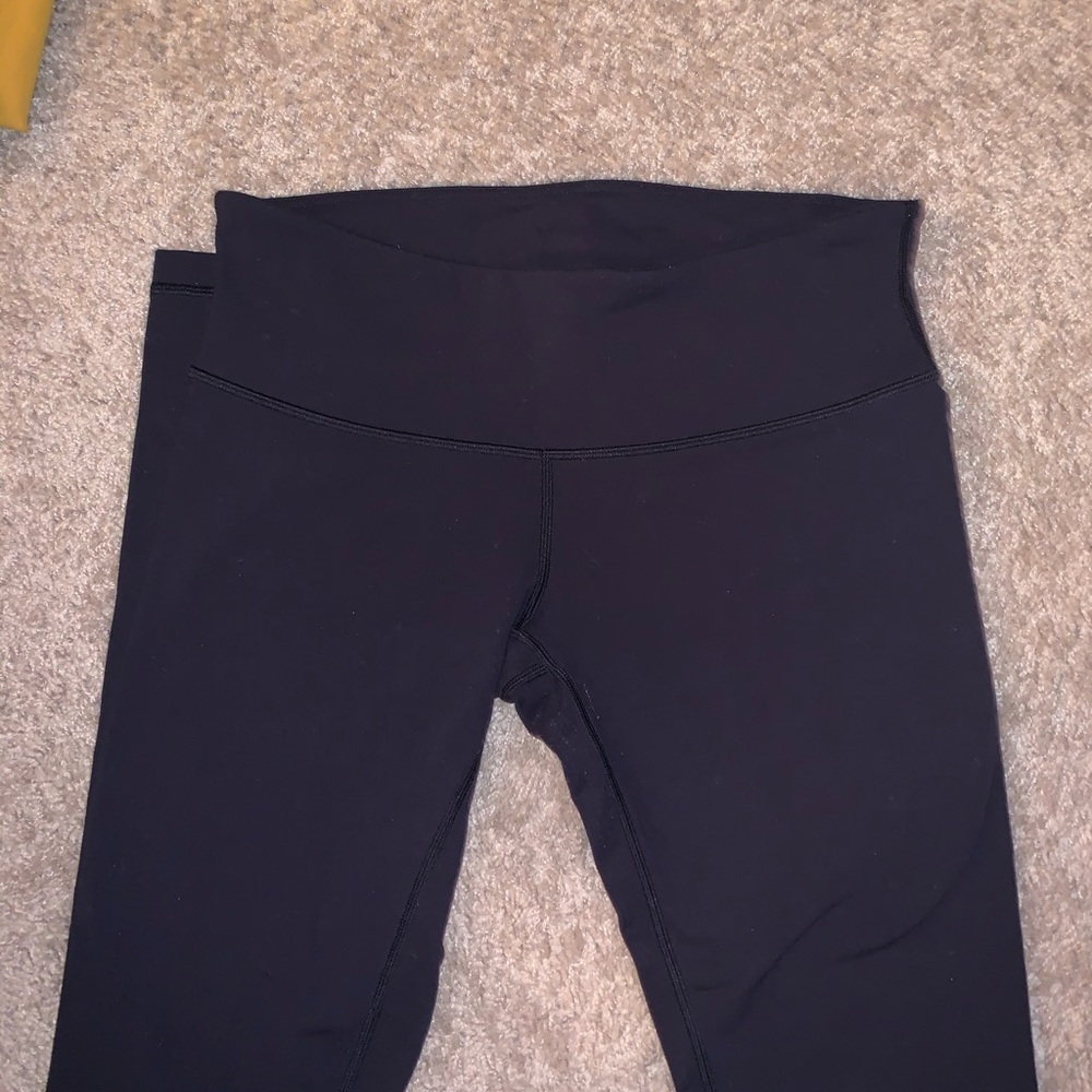 LULULEMON size 8. Navy
